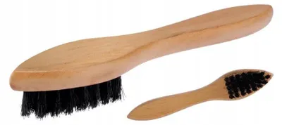 Zdjęcie produktu dla Szczotka do butów trójkątna RAVI – drewniana, do pasty, 19,5 cm