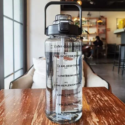 Produktbild von 2L Trinkflasche Sportflasche Wasserflasche Getränkeflasche Trinkflasche mit Strohhalm,Zeitmarkierung Transparent Schwarz