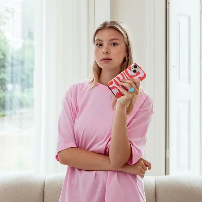 Produktbild von Selencia Vivid Backcover für das Apple iPhone 17 Pro Max – Dream Swirl Pink