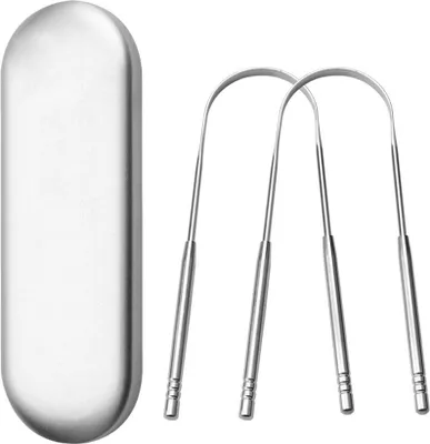 Produktbild von 2er-Pack Zungenreiniger aus hochwertigem, fleckenbeständigem Kupfer – ayurvedisch inspiriert, ergonomisch geformt und für optimale Mundhygiene entwickelt. Die U-förmige, robust-flexible Schaberfläche entfernt sanft Beläge, reduziert Mundgeruch und unterstützt die natürliche Entgiftung über die Zunge. Dank Anti-Würge-Rippe und rutschfesten Grifffen ist die Anwendung komfortabel und sicher – auch im hinteren Zungenbereich. Ideal für Erwachsene, Jugendliche und Kinder ab 6 Jahren. Einfache Reinigung per Spülma