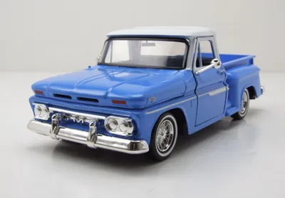 Produktbild von Motormax 79035B GMC C1000 Pick Up Get Low 1966 blau weiß 1:24