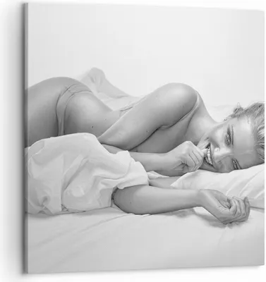 Produktbild von Bild auf Leinwand - Leinwandbild - Weiblich mode modell posieren - 50x50cm - Wand Bild - Wanddeko - Leinwanddruck - Bilder - Kunstdruck - Wanddekoration - Leinwand bilder - Wandkunst - AC50x50-2606