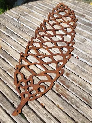 Produktbild von Edelrost Tannenzapfen zum Hängen, Modell B Edelrost Tannenzapfen Modell B - h = 60 cm