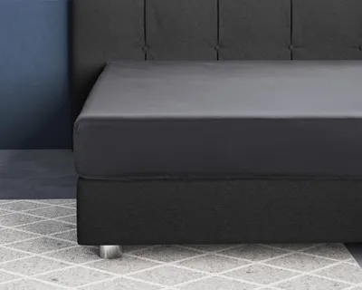 Zdjęcie produktu dla Prześcieradło satynowe Primaviera Deluxe, kolor antracyt, 90 x 200 cm