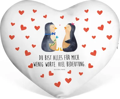 Produktbild von Mr. & Mrs. Panda Liebe Kissen Pinguin Pärchen - Weiß - Geschenk, Geschenkkissen, Dekokissen Herz, dekoartikel, Kuschelkissen, Hochzeitstag, Hochzeitsgeschenk, Sofakissen
