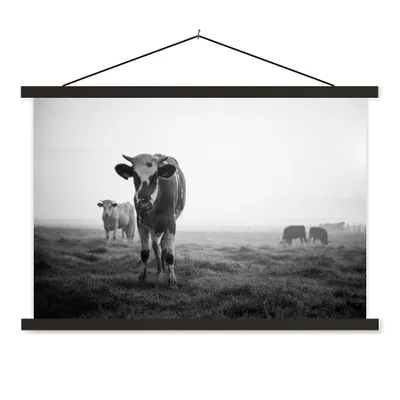 Produktbild von MuchoWow® Textilposter Kühe im Morgennebel schwarz-weiß Foto 120x80 cm mit schwarzem Rahmen - Wanddeko