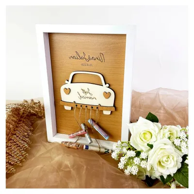 Produktbild von Personalisierter Hochzeits-Bilderrahmen – „Just Married“ Auto – Geldgeschenk zur Hochzeit mit Namen und Datum, Hochzeitsgeschenk für Brautpaare