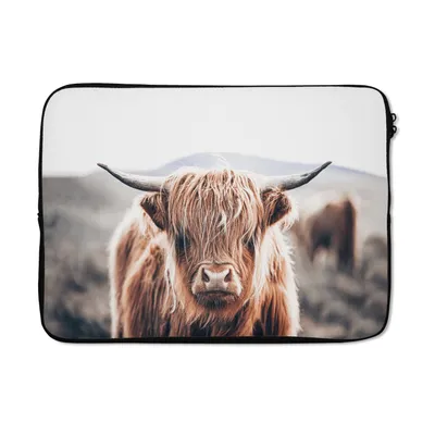 Produktbild von MuchoWow® Laptop Hülle 13 Zoll Schottischer Highlander - Berg - Hoorn Laptoptasche - Laptophülle - Sleeve - Rundumschutz