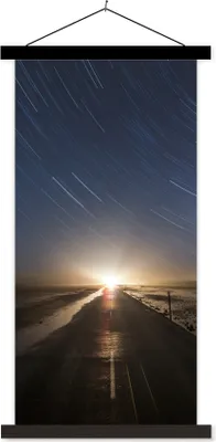 Produktbild von MuchoWow® Textilposter Die Straße zwischen den Sternschnuppen 90x180 cm mit schwarzem Rahmen - Dekoration Wohnzimmer