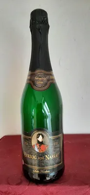 Produktbild von Deutscher Jahrgangssekt trocken HERZOG VON NASSAU