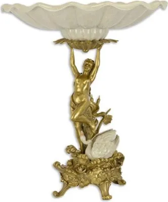 Produktbild von Casa Padrino Barock Porzellan Obstschale mit dekorativer Bronzefigur Creme / Gold Ø 44,6 x H. 53 cm - Barock Deko Accessoires