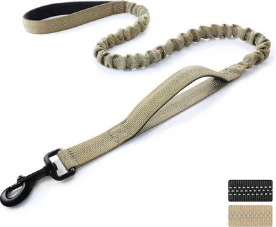 Productafbeelding van Tactische hondenhalsband, bruin, 95-125 cm, verstelbaar, geschikt voor nachtelijke wandelingen