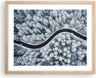 Produktbild von Gerahmtes Poster - Rahmen in heller Eiche - Wald Winter Straße - 50x40 cm - Wand Bild - Wanddeko - Wandbilder - Kunstposter - Wandposter - Bilderrahmen - Bilder - Kunstdruck - P2NAA50x40-5010