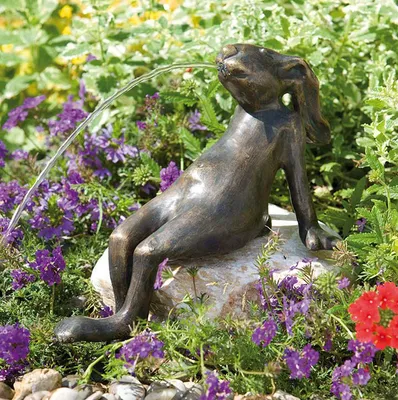 Produktbild von Bronzefigur Wasserspeier Mads der Hase 30x36cm Rottenecker Bronze Wasserspiel