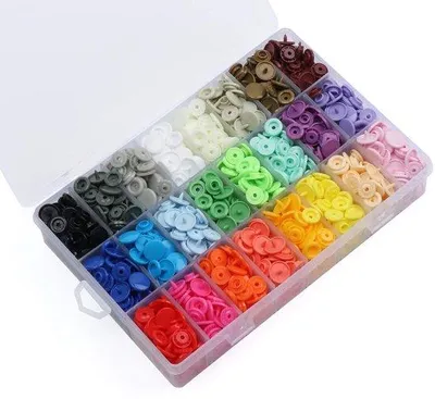 Obrázok produktu pre Sada gombíkov – 408 kusov – 24 farieb – plastové gombíky – ihly – sada gombíkov s priemerom 12 mm