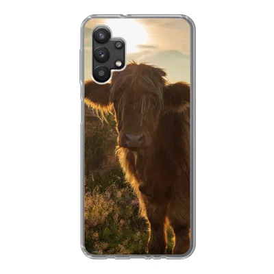 Produktbild von MuchoWow® Handyhülle Schutzhülle Hülle für Samsung Galaxy A32 5G Schottischer Highlander - Sonnenuntergang - Gras Silikon Softcase Handy Hülle - Softcase