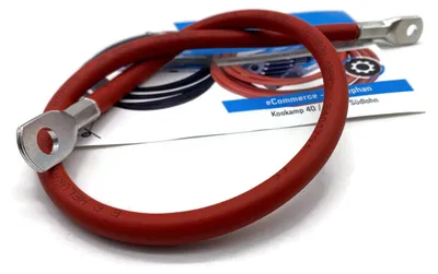 Imagen del producto de Cable para baterías Exoda, 25 mm², 50 cm, con terminales M6 y M8, color rojo, flexible, resistente al calor hasta 70°