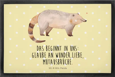 Produktbild von Mr. & Mrs. Panda fußmatte Nasenbär 40 x 60 cm - Gelb Pastell - Geschenk, Bär, Schmutzmatte, Schuhabstreifer, Nasenbären, Rüsselbär, Bodenvorleger, Gummimatte