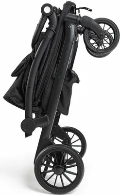 Zusammengeklappter KETTLER Klappbollerwagen Compact in Schwarz, seitliche Ansicht, zeigt die kompakte Größe für einfache Lagerung.