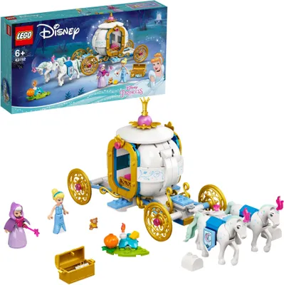 Produktbild von LEGO 43192 Disney Princess Cinderellas Königliche Kutsche, Pferdespielzeug mit 2 Mini-Puppen und 2 Pferde-Figuren für Jungen und Mädchen ab 6 Jahren