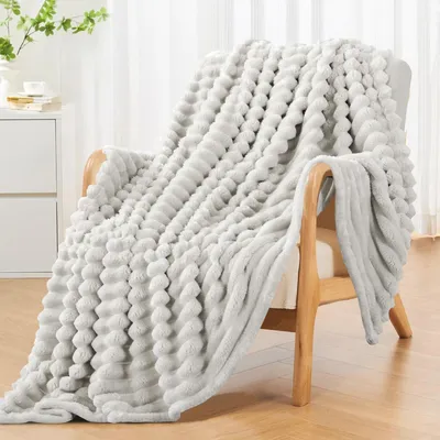 Produktbild von Weiche Decke in Hellbeige - 150x200 cm