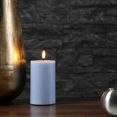 Obrázek produktu pro LED svíčka MIA - pravý vosk - realistický 3D plamen - V: 12,5cm - D: 7,5cm - světle modrá