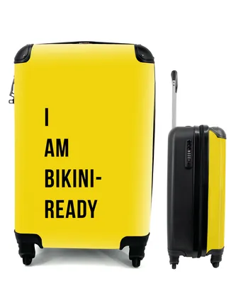 Produktbild von MuchoWow® Koffer Handgepäck Trolley Rollkoffer Kleine Reisekoffer mit 4 Rollen - Zitat - Ich bin bereit für den Bikini - Gelb - Cabin Size < 55x40x23 cm & 55x40x20 cm - Fotokoffer - Kabinenkoffer - Boardgepäck - Reise-Box - Reisekoffer - Reisegepäck - Koffer mit Bild - Trolley für Kinder