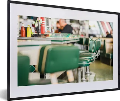Produktbild von MuchoWow® MuchoWow® Gerahmtes Poster Fifties-Dinner 60x40 cm - Poster mit zchwarzem Bilderrahmen - Schlafzimmer - Plakat in Rahmen - Drucken