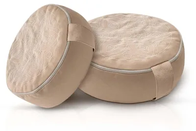 Produktbild von Ergonomisches Yogakissen für Meditation und Entspannung | Abnehmbares und waschbares rundes Sitzkissen mit Buchweizenfüllung | Strapazierfähiges Boden- und Sitzkissen (beige, 35 x 13 cm)
