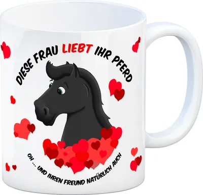 Produktbild von Kaffeebecher mit schwarzes Pferd Motiv und Spruch: Diese Frau liebt ihr Pferd.