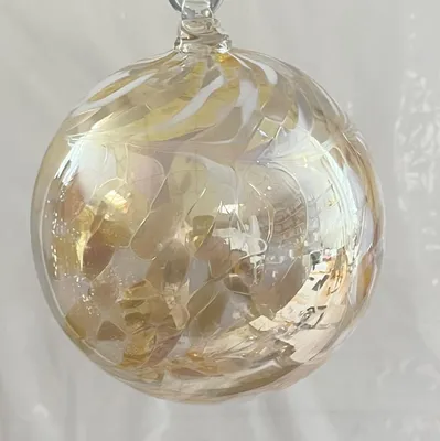 Zdjęcie produktu dla Elzusha - Kolorowa szklana kula do zawieszenia, bursztynowo-biała, przezroczysta, 12 cm