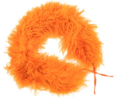 Produktbild von Orange Lammfellschal aus mongolischem Tibet Lammfell, gelockt, seidenweich, mit Bändchenverschluss