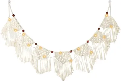 Imagen del producto de Colgador de pared de macramé con borlas y cuentas, hecho de cuerda de algodón, decoración bohemia para el salón