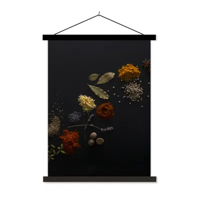 Produktbild von MuchoWow® Textilposter Kräuter - Schwarz - Gewürze - Küche - Kochen 90x120 cm mit schwarzem Rahmen - Dekoration