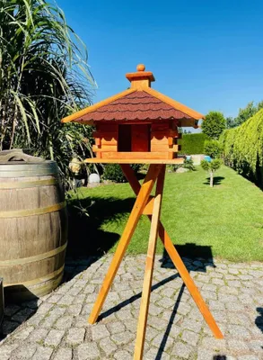 Produktbild von Handgefertigtes Vogelhaus mit Futterspender und Bitumenschindeldach
