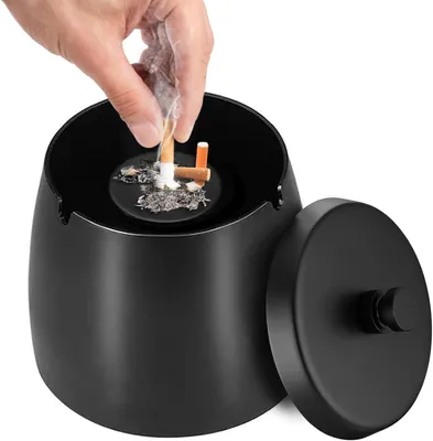 Produktbild von Große Außen-Aschenbecher mit Deckel, winddicht, rutschfeste Unterseite, schwarz, für Balkon und Garten