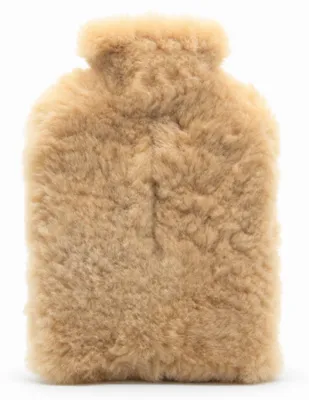 Produktbild von Sheep Dreams Wärmflasche Beige 2 L mit Lammfell medizinisch gegerbt