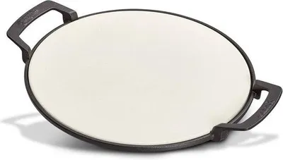 Produktbild von Famanu Pizzastein mit Gusseisenhalter - 31,5 cm Durchmesser