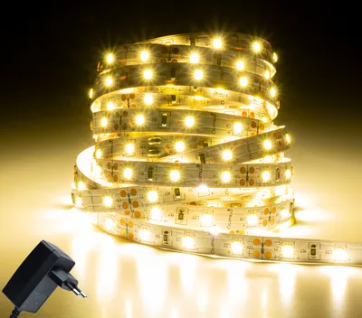 Produktbild von LUMILED LED pásik 5M, 300 LED diód 12V neutrálna biela 4000K, 24W LED pásik, SMD LED pásik IP33 2640 lm samolepiace svetlo pre vnútorné dekorácie v kuchyni a spálni napájanie EÚ zástrčka