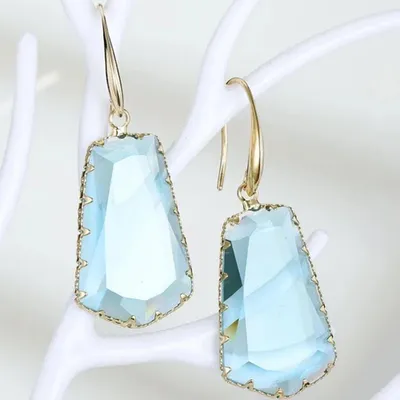 Immagine prodotto di Orecchini Urte Blu - Eleganza e Freschezza per Ogni Occasione KP38265