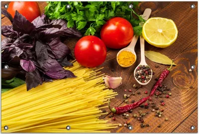Produktbild von Wallario Outdoor-Poster für Garten oder Balkon, Motiv Italienisches Menü mit Spaghetti, Tomaten, Basilikum und Gewürzen, in ca. 80 x 120 cm