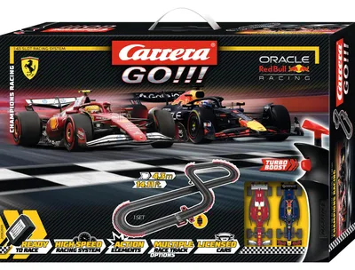 Produktbild von Carrera GO!!! Autorennbahn Set Champions Racing | F1 Racing mit Red Bull RB21 M. Verstappen No.1 und Ferrari SF-25 L. Hamilton No.44 | mit Turbo-Knopf | Streckenlänge 4,3 m