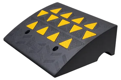 Obrázok produktu pre VEVOR 1x prahová rampa Pevná gumová prahová rampa Max. Nosnosť do 15 ton Obrubníková rampa 49,1x37x15,2 cm Prístupová rampa pre invalidné vozíky Gumová rampa Vhodná na nerovný terén Obrubníky