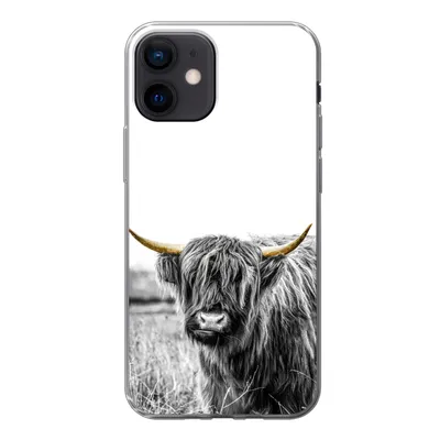Produktbild von MuchoWow® Handyhülle Schutzhülle Hülle für iPhone 12 Schottischer Highlander - Gold - Schwarz - Weiß Silikon Softcase Handy Hülle - Schutzhülle