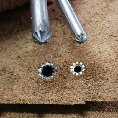 Produktbild von 3mm Runde Metallösen - 500 Stück in gemischten Farben für Scrapbooking, Kartenherstellung und Basteln - Ideal für Lederbearbeitung und Lochstanzen