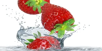 Produktbild von Tulup Glas-Bild -140x70- Wandkunst Dekorative Wand für Küche & Wohnzimmer - Essen & Getränke - Erdbeeren Wasser - Rot