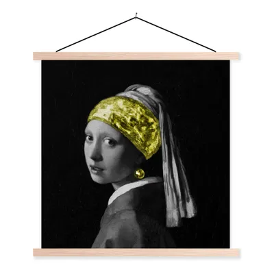 Produktbild von MuchoWow® Textilposter Mädchen mit einem Perlenohrring - Gemälde - Gold 40x40 cm mit holzfarbenen Rahmen - Posterleiste