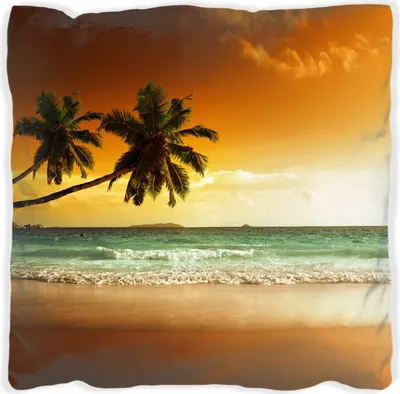 Produktbild von Wallario Premium Kissen, weiche Oberfläche, mit Motiv Palmen am Sandstrand bei untergehender Sonne, Größe: 60 x 60 cm, mit weißer Rückseite