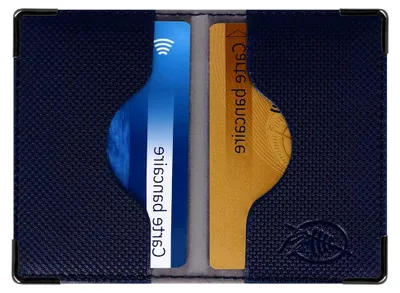 Produktbild von RFID Kartenhülle für 2 Karten – Schutz gegen kontaktlosen Datendiebstahl – Kartenetui für EC- und Kreditkarten – NFC Blocker – Hartschale, ultradünn, kompakt (Silber - Marineblau)
