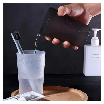 Produktbild von Zahnputzbecher-Set für das Badezimmer, tragbar, klein, stapelbar, 300 ml, großes Fassungsvermögen (durchscheinend-Schwarz & Weiß)